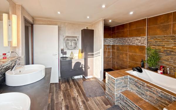 Maison à vendre    5 pièces • 170 m2 Saint-Martin-du-Var