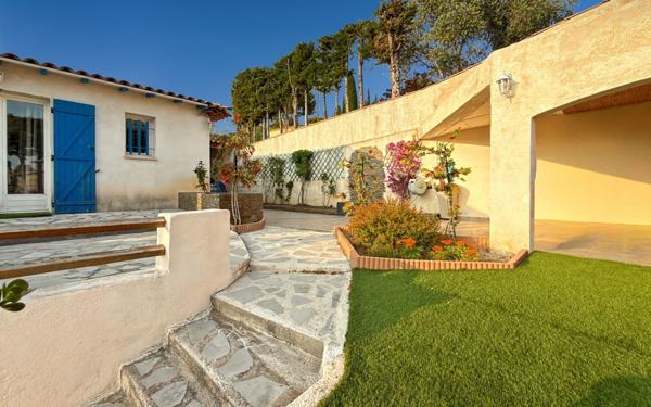 Maison à vendre    5 pièces • 170 m2 Saint-Martin-du-Var