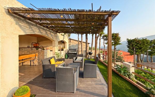 Maison à vendre    5 pièces • 170 m2 Saint-Martin-du-Var