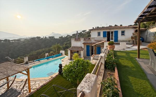 Maison à vendre    5 pièces • 170 m2 Saint-Martin-du-Var