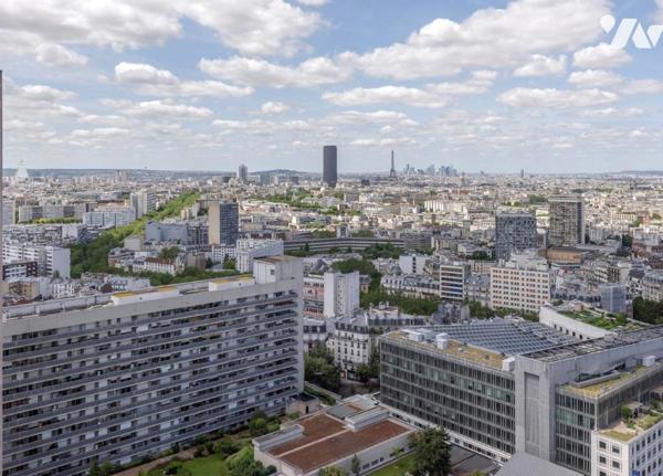 PARIS 13EME - PLACE D'ITALIE - VUE SUR TOUT PARIS - 5 PIECES AVEC LOGGIA. ETAGE TRES ELEVE.