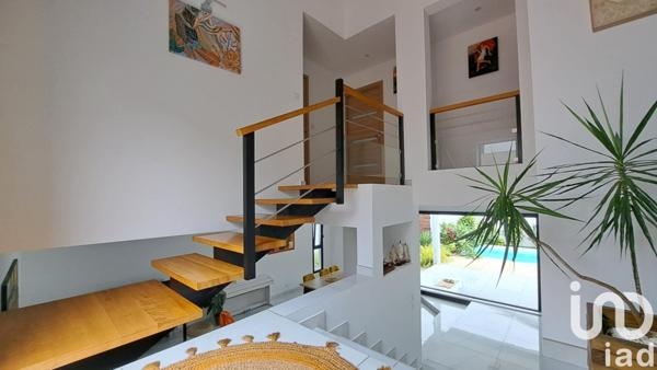 Maison d’architecte 6 pièces de 170 m² à Saint-Pierre (97410)