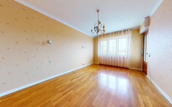 Maison à vendre    5 pièces •  Yutz