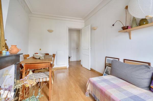 Paris 20, Gambetta : appartement 2 pièces 33.60 m2 + parking