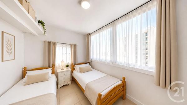 Appartement à vendre  2 pièces - 31,63 m 2   LA COURNEUVE  - 93