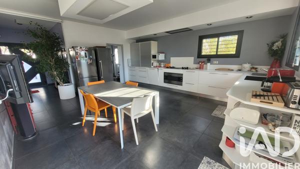 Maison à vendre 5 pièces 168 m² Morières-lès-Avignon