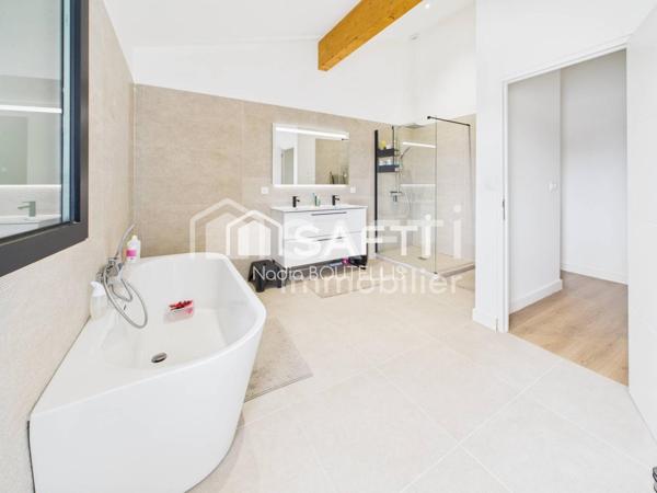 ? Élégante maison de caractère avec piscine et jardin – un parfait équilibre entre authenticité et modernité ?