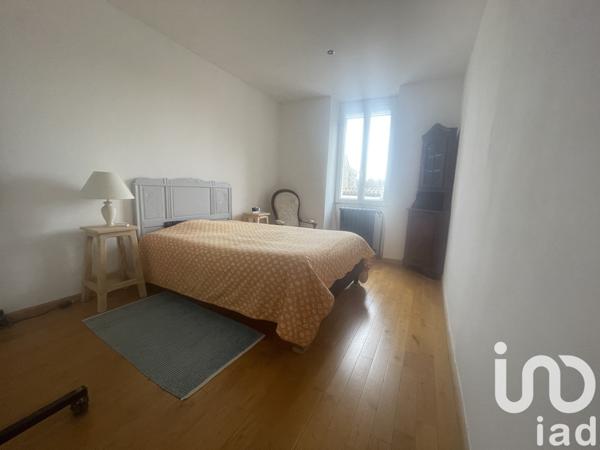 Maison 8 pièces de 242 m² à Blaye (33390)