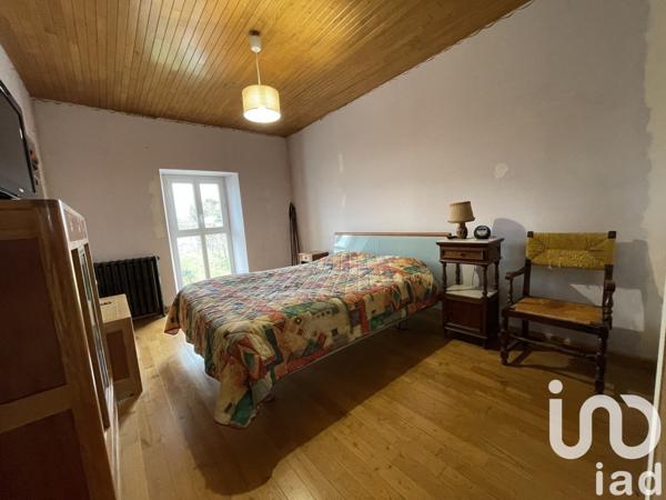 Maison 8 pièces de 242 m² à Blaye (33390)