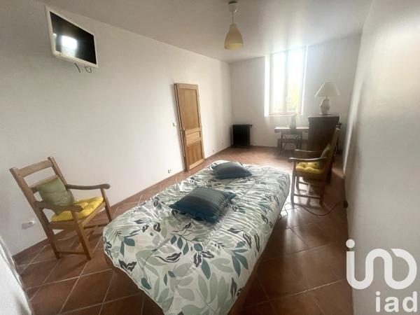 Maison 8 pièces de 242 m² à Blaye (33390)