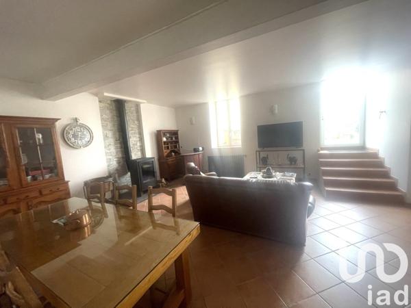 Maison 8 pièces de 242 m² à Blaye (33390)