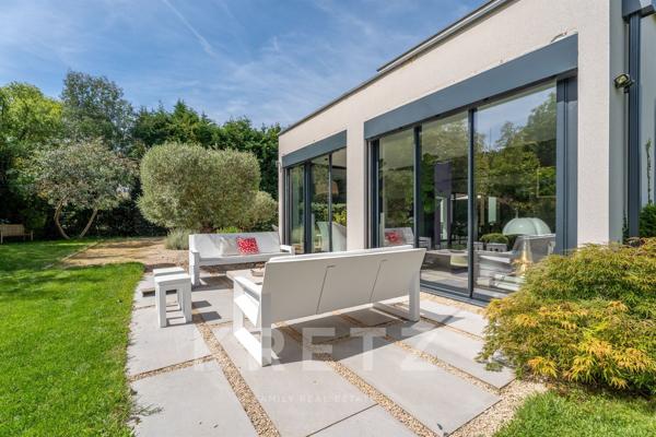 Élégance contemporaine de 311 m² dans cadre bucolique