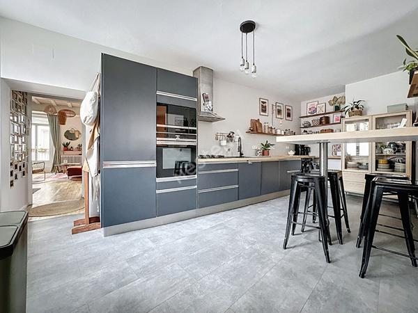 Maison à vendre dans le centre historique d'Ancenis - 3 chambres, bureau, garage et annexe.