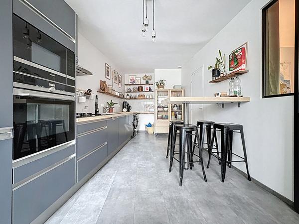 Maison à vendre dans le centre historique d'Ancenis - 3 chambres, bureau, garage et annexe.