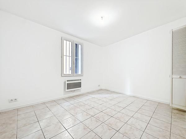 À vendre : Appartement 2 pièces entièrement rénové, au coeur d'Aubagne 13400