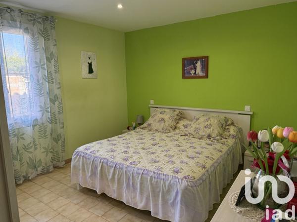 Maison 4 pièces de 90 m² à Sorgues (84700)