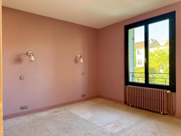 PÉRIGUEUX – CLOS-CHASSAING – MAISON DE CARACTÈRE 179 M² – 6chbres– PISCINE CHAUFFÉE – GARAGE