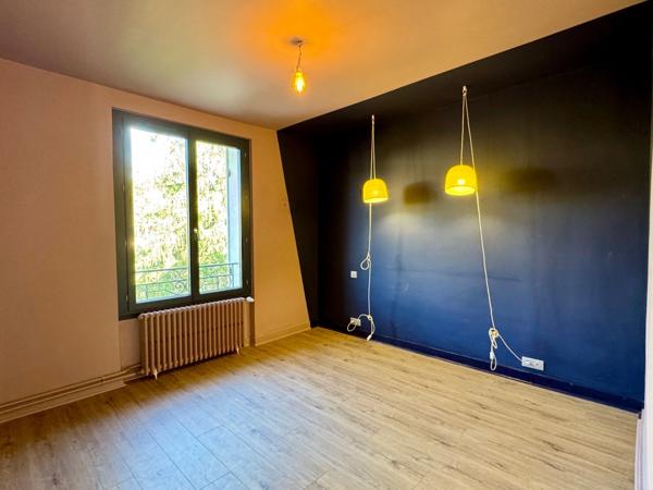 PÉRIGUEUX – CLOS-CHASSAING – MAISON DE CARACTÈRE 179 M² – 6chbres– PISCINE CHAUFFÉE – GARAGE