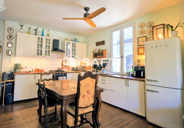 Maison de ville rénovée, 4 pièces, 2 chambres,