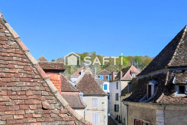 Maison de ville rénovée, 4 pièces, 2 chambres,