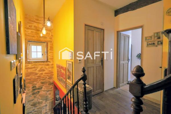 Maison de ville rénovée, 4 pièces, 2 chambres,