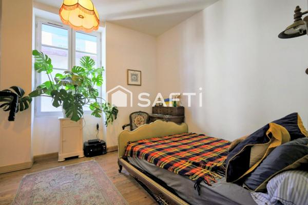 Maison de ville rénovée, 4 pièces, 2 chambres,