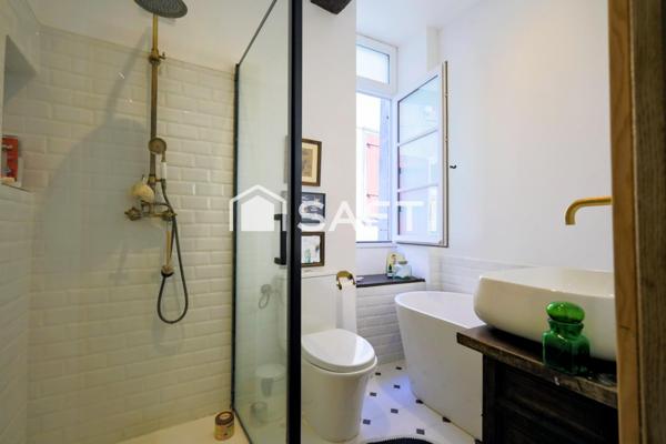 Maison de ville rénovée, 4 pièces, 2 chambres,