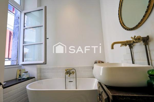 Maison de ville rénovée, 4 pièces, 2 chambres,