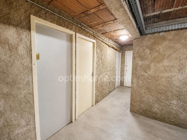 Appartement traversant rénové avec balcon et cave 4 pièces 74m2 à  SETE (34)