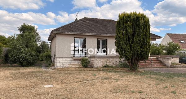 Location Local commercial 4 pièces 92 m² - Rubelles 77950
