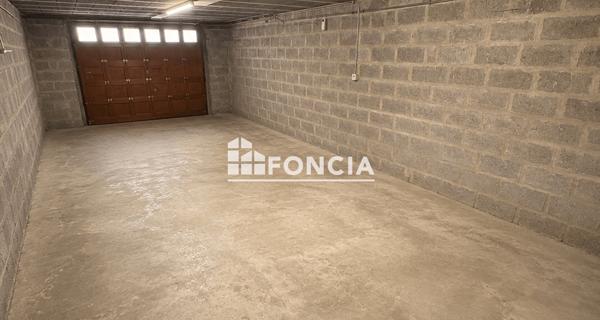 Location Local commercial 4 pièces 92 m² - Rubelles 77950