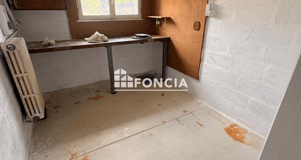 Location Local commercial 4 pièces 92 m² - Rubelles 77950
