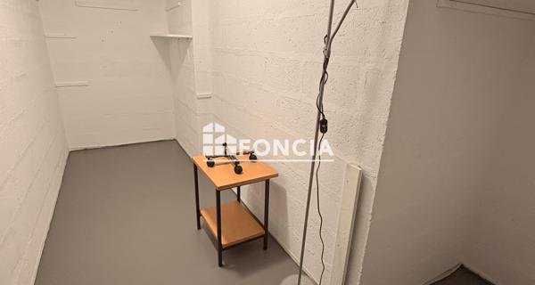 Location Local commercial 4 pièces 92 m² - Rubelles 77950