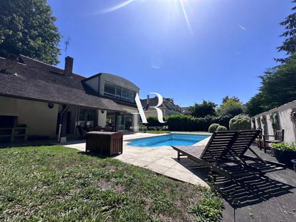 Maison de caractère avec jardin, piscine et vue Marne