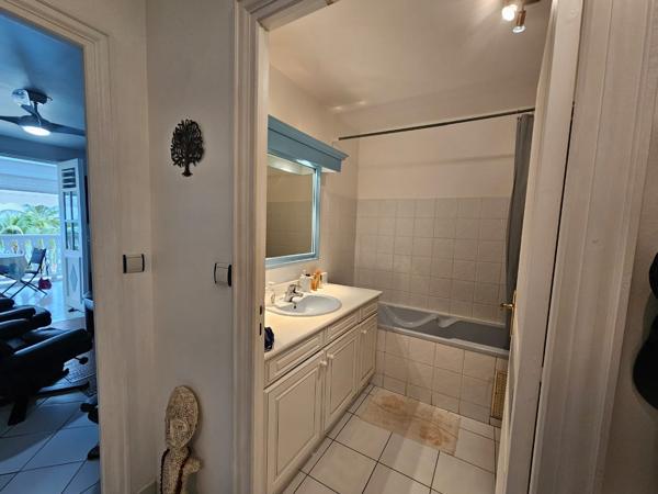 – 45 m² avec vue mer et accès direct à la plage