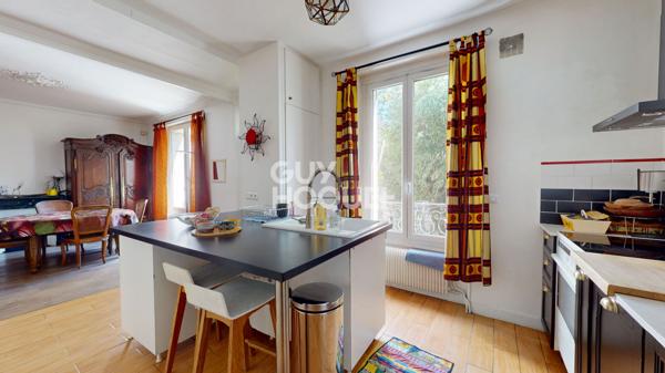 BELLE MEULIERE - 7 pièces, 160m2, avec patio et jardin - 8mn métro Mairie des Lilas - 500m de Paris