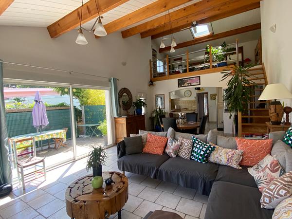 Vente
                Maison145 m² - 6 Pièces -
                    ROYAN (17200)