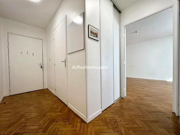 Location                                                      Appartement
                        
                     2 pièces                      51 m2                     à Sucy-en-Brie