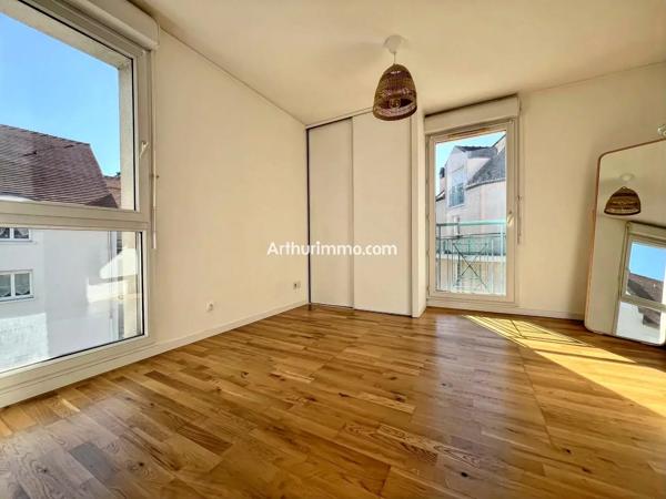 Location                                                      Appartement
                        
                     2 pièces                      51 m2                     à Sucy-en-Brie