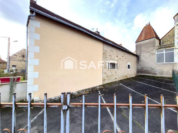 MAISON Centre-ville 2ch + Cour + Parking