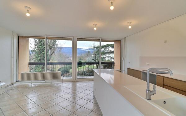 Appartement à vendre    4 pièces • 80,81 m2 Le Pont-de-Beauvoisin