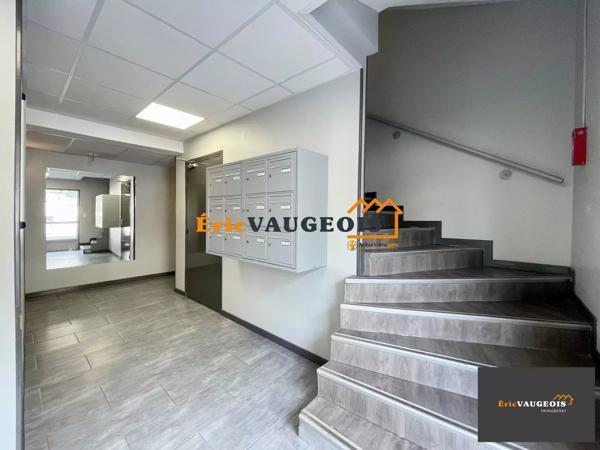 Vente                                                      Appartement
                        
                     4 pièces                      74 m2                     à Coulommiers