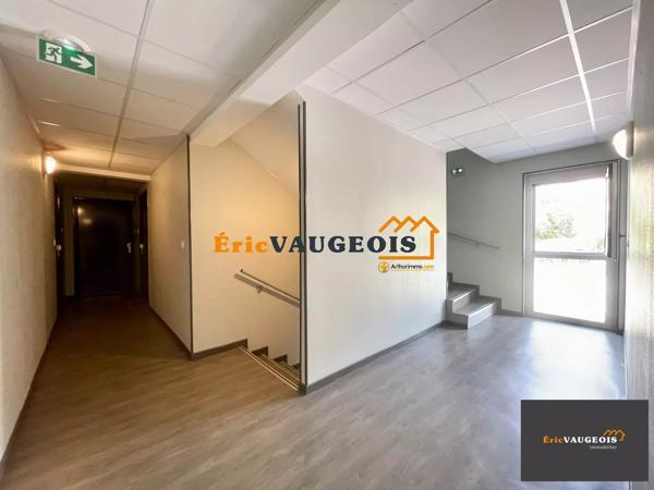 Vente                                                      Appartement
                        
                     4 pièces                      74 m2                     à Coulommiers