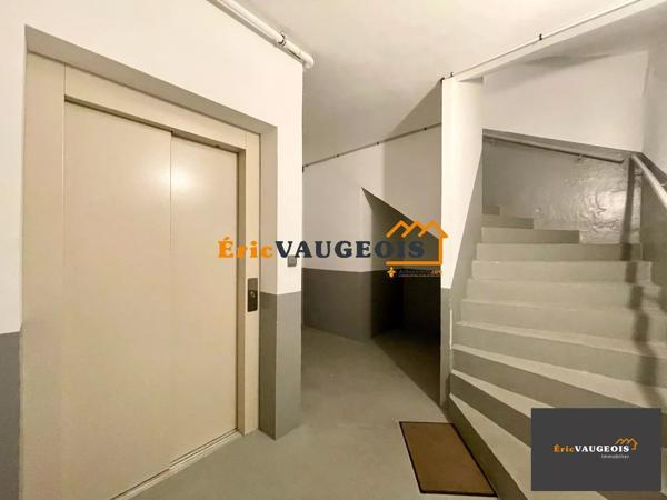 Vente                                                      Appartement
                        
                     4 pièces                      74 m2                     à Coulommiers