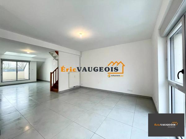 Vente                                                      Appartement
                        
                     4 pièces                      74 m2                     à Coulommiers