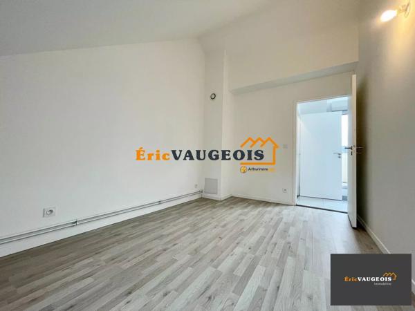 Vente                                                      Appartement
                        
                     4 pièces                      74 m2                     à Coulommiers