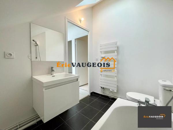 Vente                                                      Appartement
                        
                     4 pièces                      74 m2                     à Coulommiers