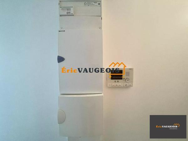 Vente                                                      Appartement
                        
                     4 pièces                      74 m2                     à Coulommiers