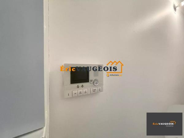 Vente                                                      Appartement
                        
                     4 pièces                      74 m2                     à Coulommiers
