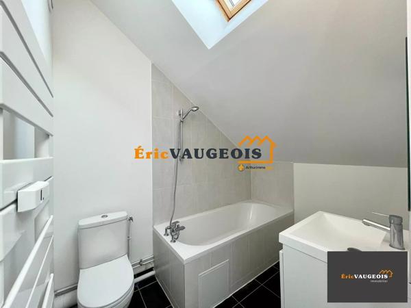Vente                                                      Appartement
                        
                     4 pièces                      74 m2                     à Coulommiers